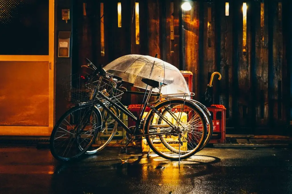 biking in the rain tips